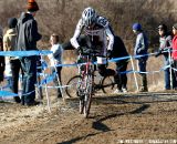 Zachary (MIT) remounts his bike after the barriers. ©Tim Westmore