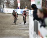 Jonah Thompson (left) nips Donald Seib at the line. © Cyclocross Magazine