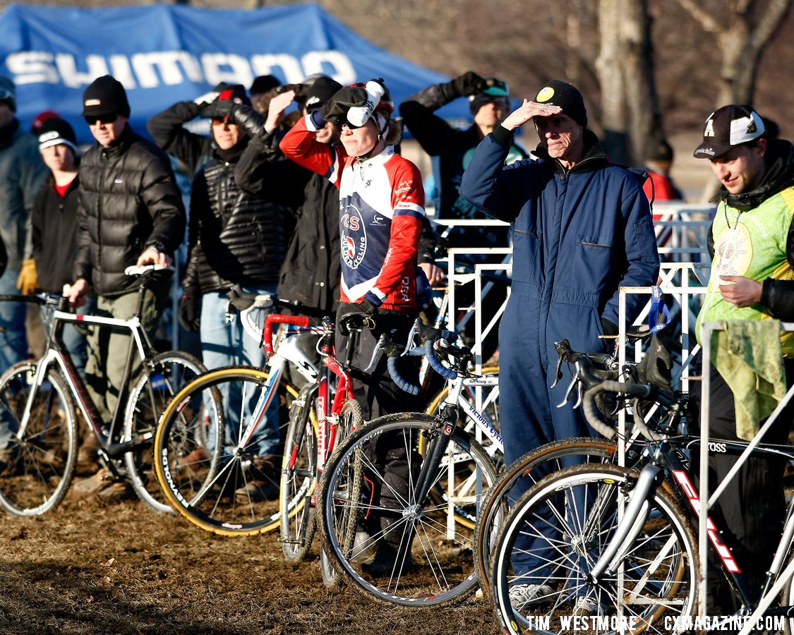 Pit support looking out for their racers, Master Men 35-39. ©Tim Westmore