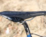A Fizik Arione pairs with a Ritchey WCS aluminum seatpost with setback © Cyclocross Magazine