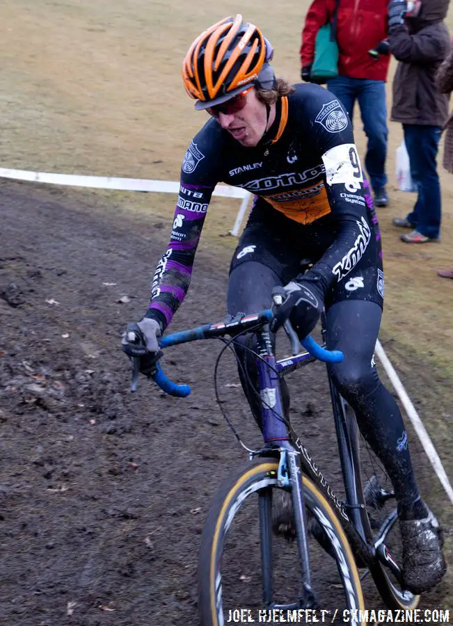 Barry Wicks on the frontside of the course © Joel Hjelmfelt