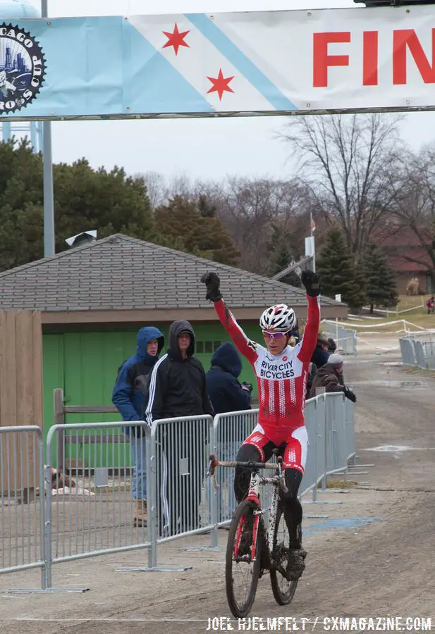 Susan Butler celebrates her victory on day 2 © Joel Hjelmfelt