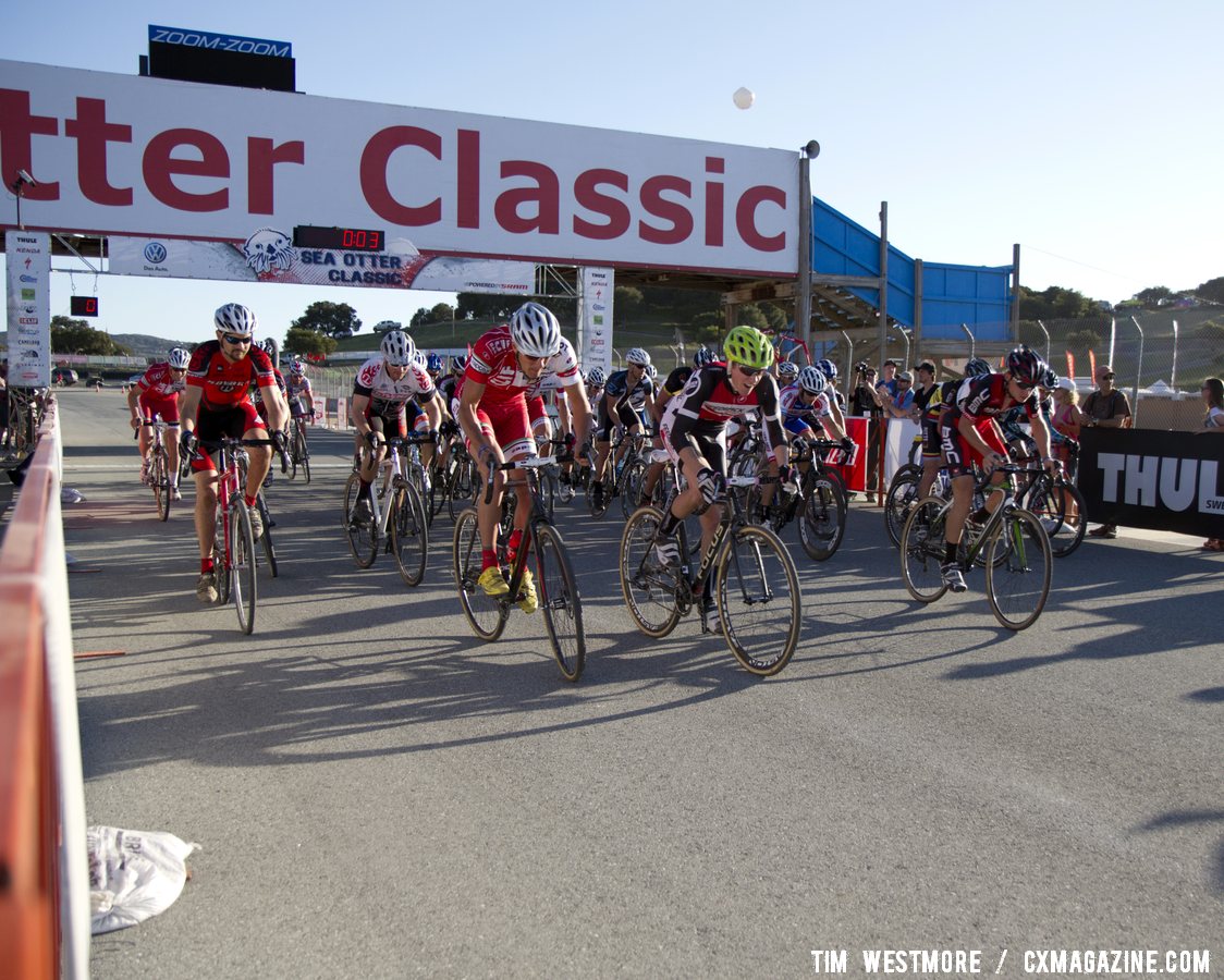 The pro men take off. ©Tim Westmore