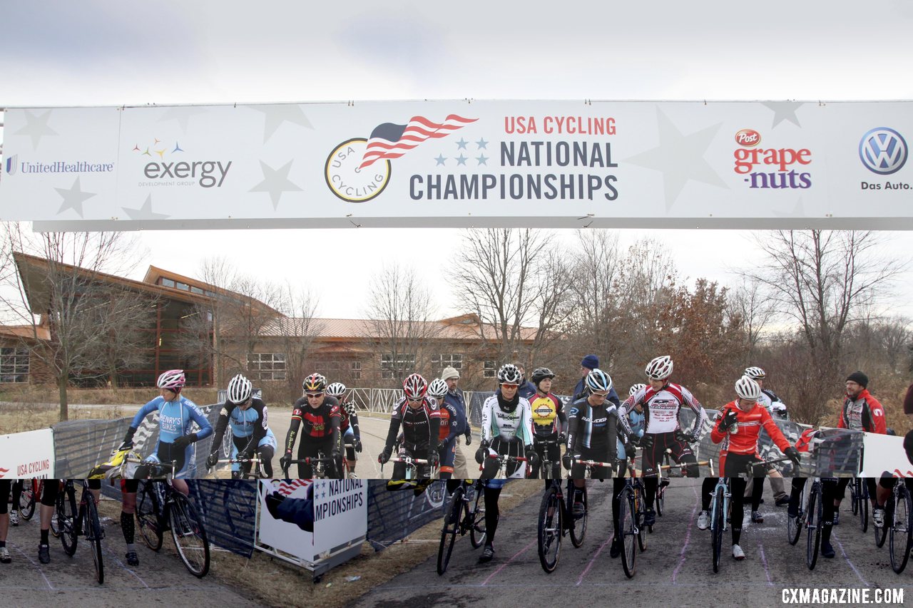 The women line up at the start. © Cyclocross Magazine