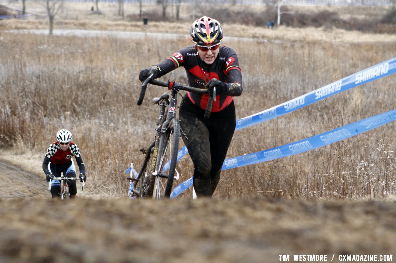 Julia Casals ran, some rode the second steep hill. © Tim Westmore