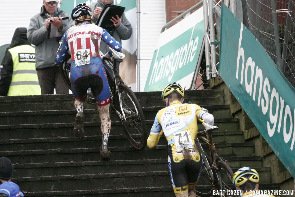 The juniors on the stairs  © Bart Hazen