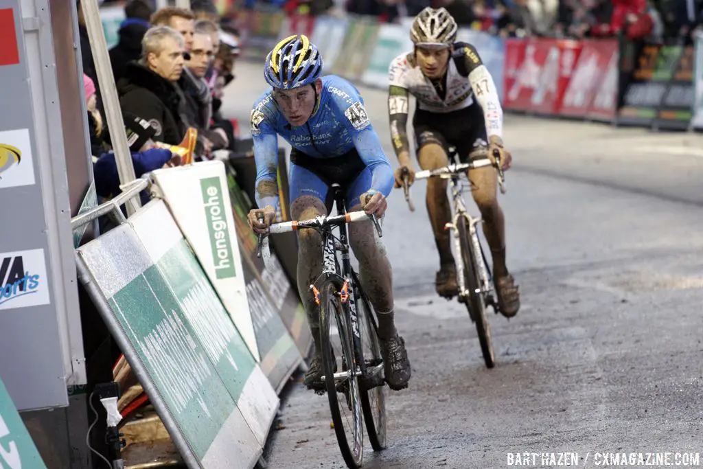 David van der Poel chases Mike Teunissen © Bart Hazen