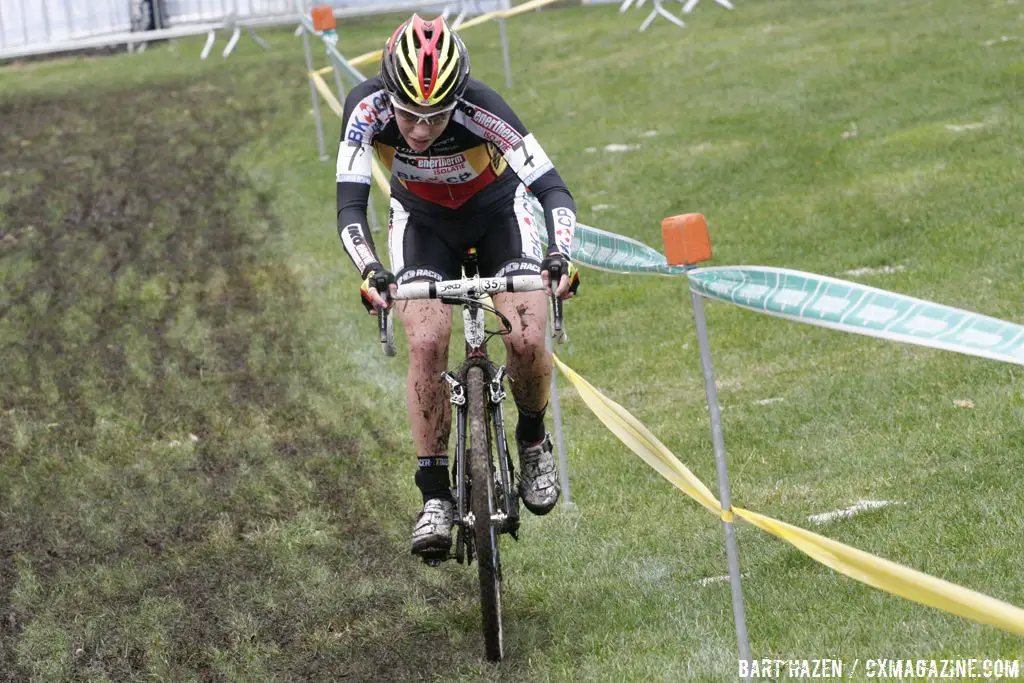 Sanne Cant chased the two leaders for most of the race © Bart Hazen