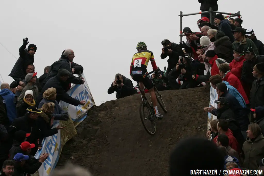 Sven Nys on his own © Bart Hazen