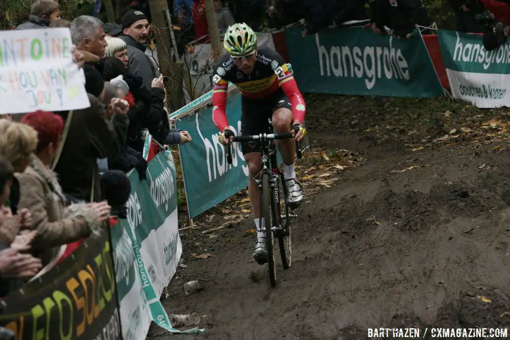 Sven Nys rode solo for six laps © Bart Hazen