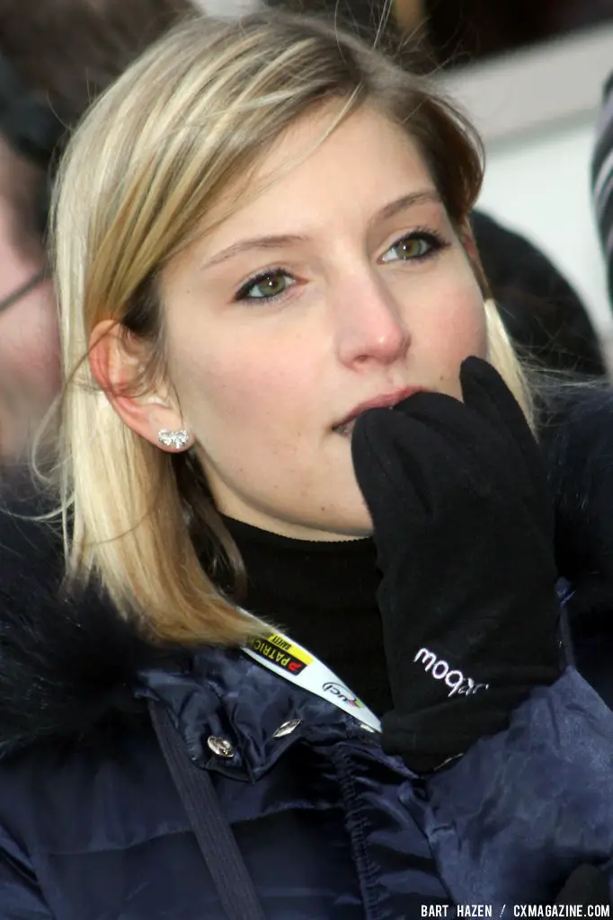 Chantal Lippens, girlfriend of Niels Albert is nail biting with one lap to go. © Bart Hazen