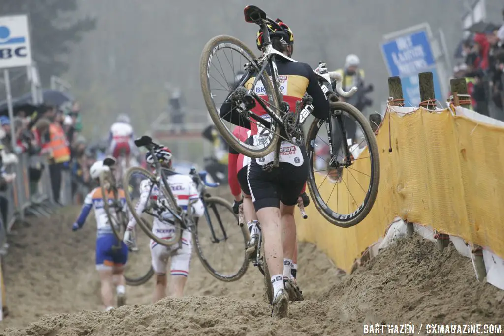 Sanne Cant in pursuit © Bart Hazen