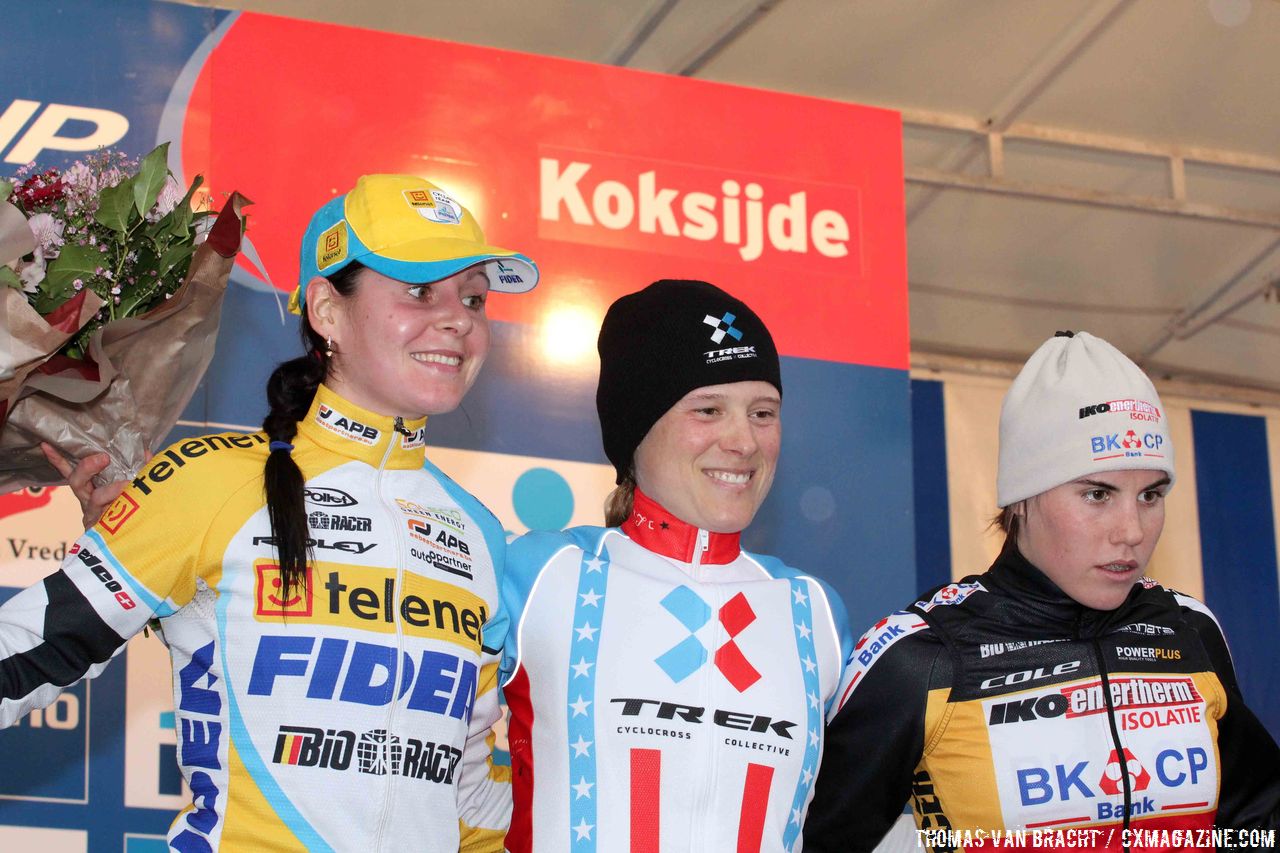 the podium with Katie Compton, Nikki Harris and Sanne Cant © Thomas van Bracht