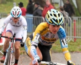 Nikki Harris has Katie Compton on her tail at the start of the women's race © Thomas van Bracht