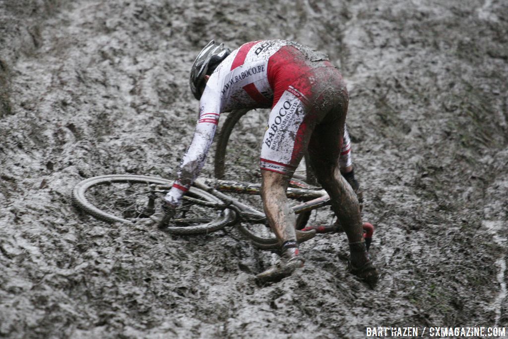 The mud claimed many victims today © Bart Hazen