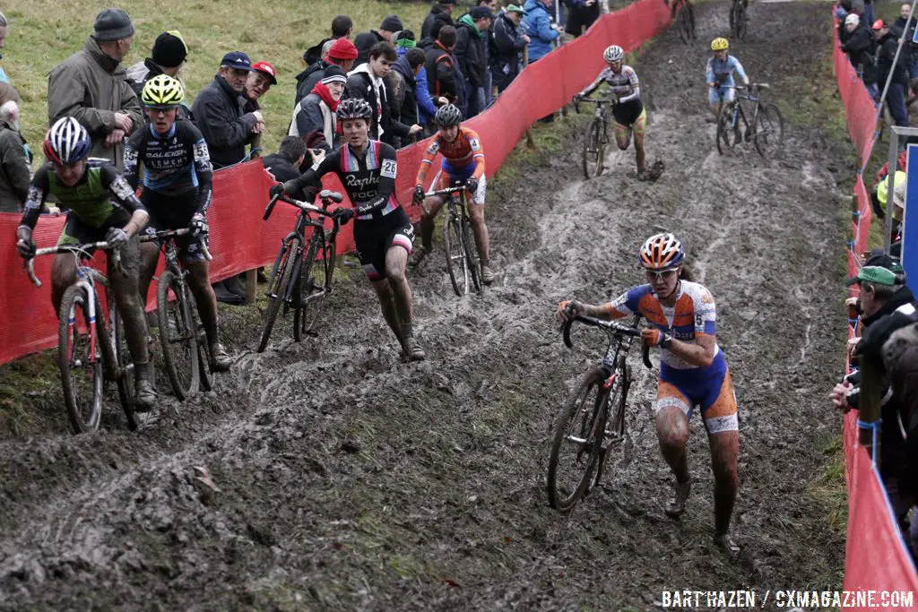 The off camber descent proved challenging for all riders © Bart Hazen