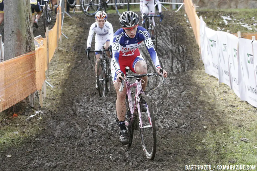 Lucie Chainel-Lefevre lead the early race © Bart Hazen