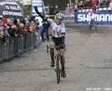 Katie Compton takes her first World Cup win of 2012 © Bart Hazen