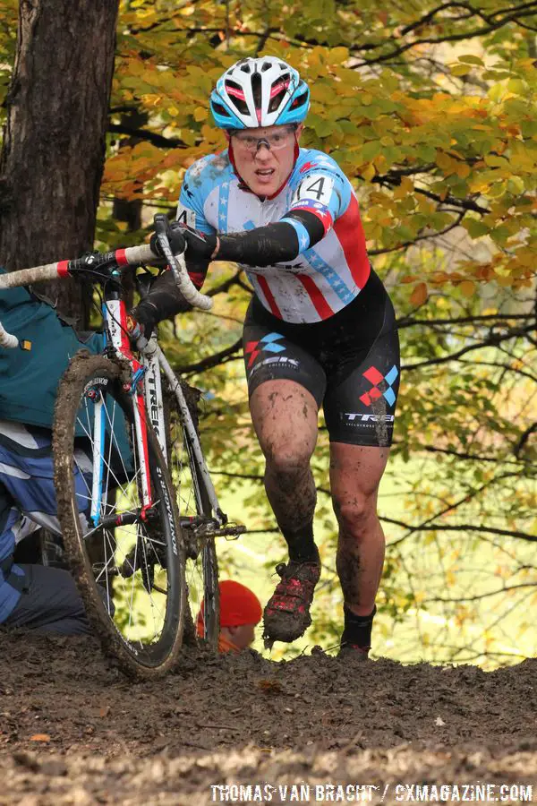 Katie Compton fought herself back to the lead fof the race © Thomas van Bracht