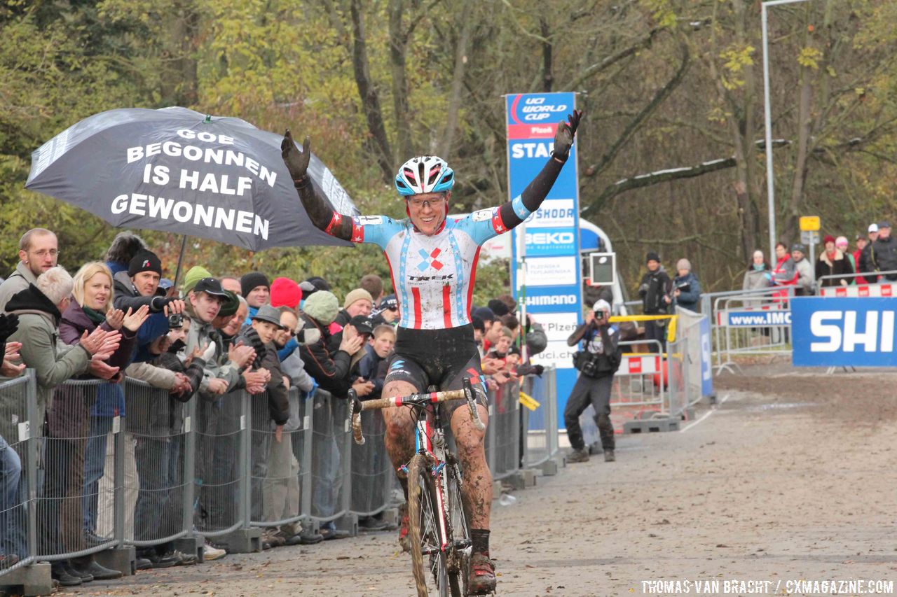 Katie Compton wins the race © Thomas van Bracht