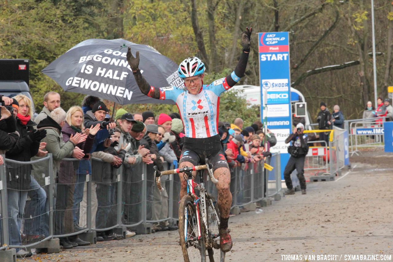 Katie Compton wins the race © Thomas van Bracht