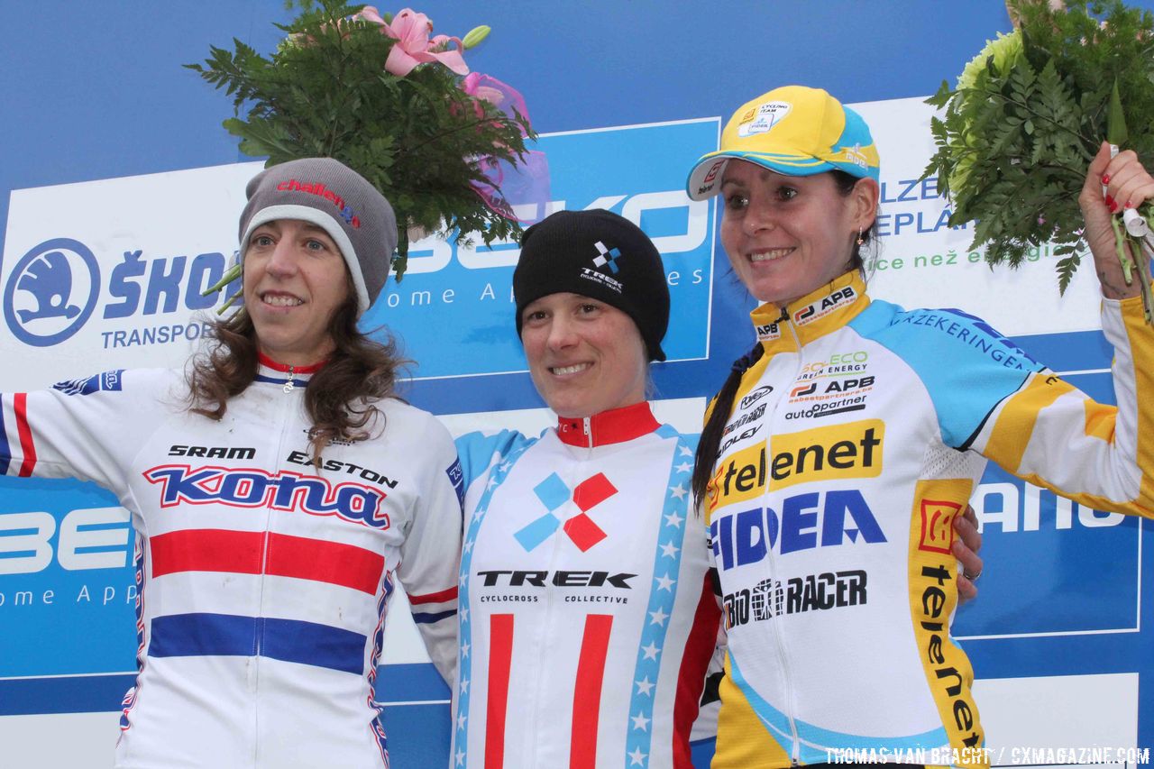 The podium: Katie Compton, Helen Wyman, Nikki Harris © Thomas van Bracht