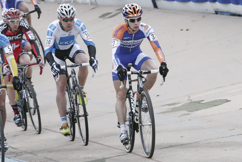 Lars van der Haar led the chase © Bart Hazen