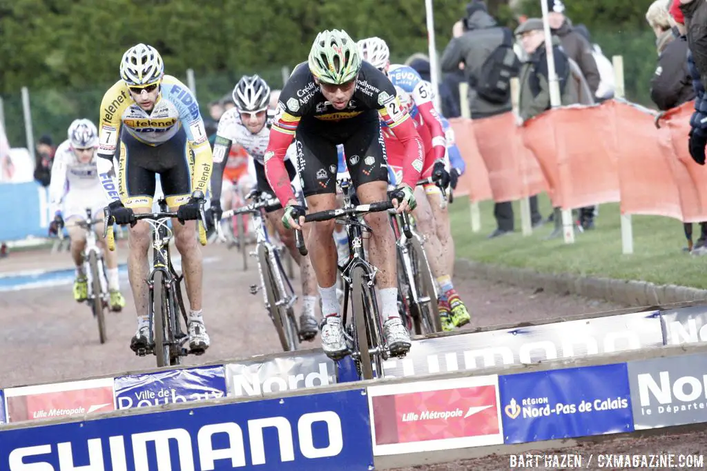 Sven Nys leading the chase © Bart Hazen