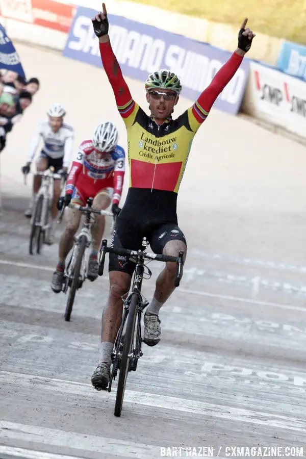Sven Nys wins 2012 World Cup Roubaix © Bart Hazen