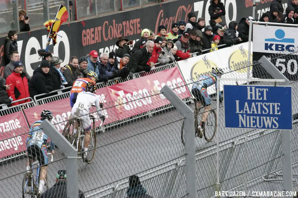 Racers hit the tarmac © Bart Hazen