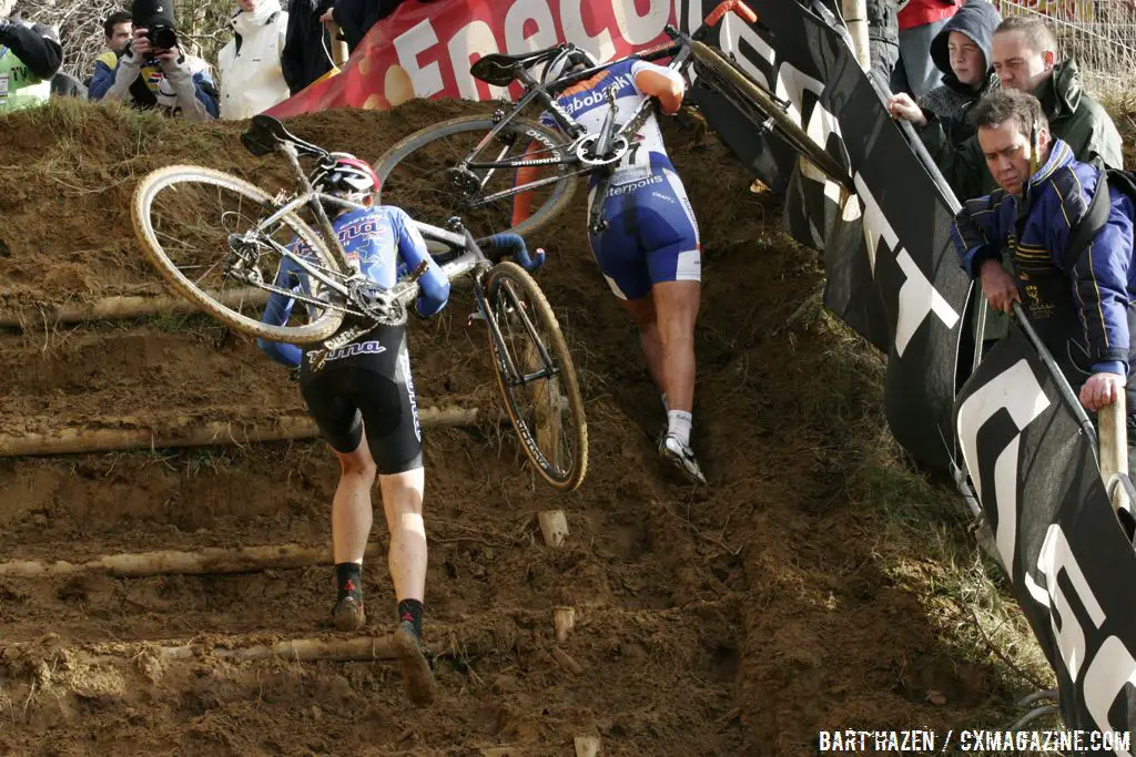 Helen Wyman and Pauline Ferrand Prevot © Bart Hazen