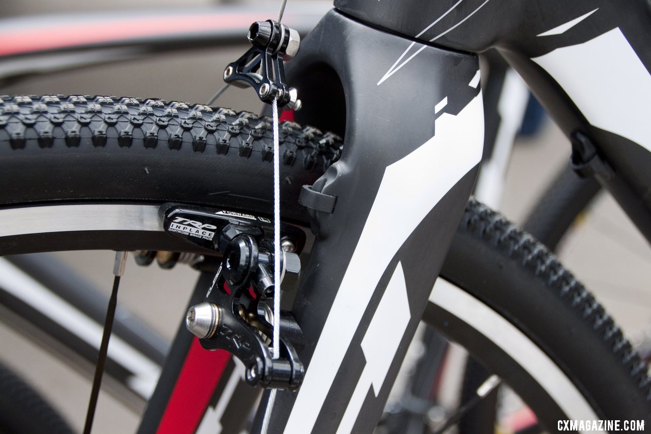 A tapered steerer carbon fork that can do cantilevers or disc brakes. © Cyclocross Magazine