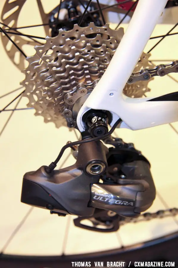 The Di2 internal cable routing has been modified from the 2012 configuration. ©Thomas van Bracht