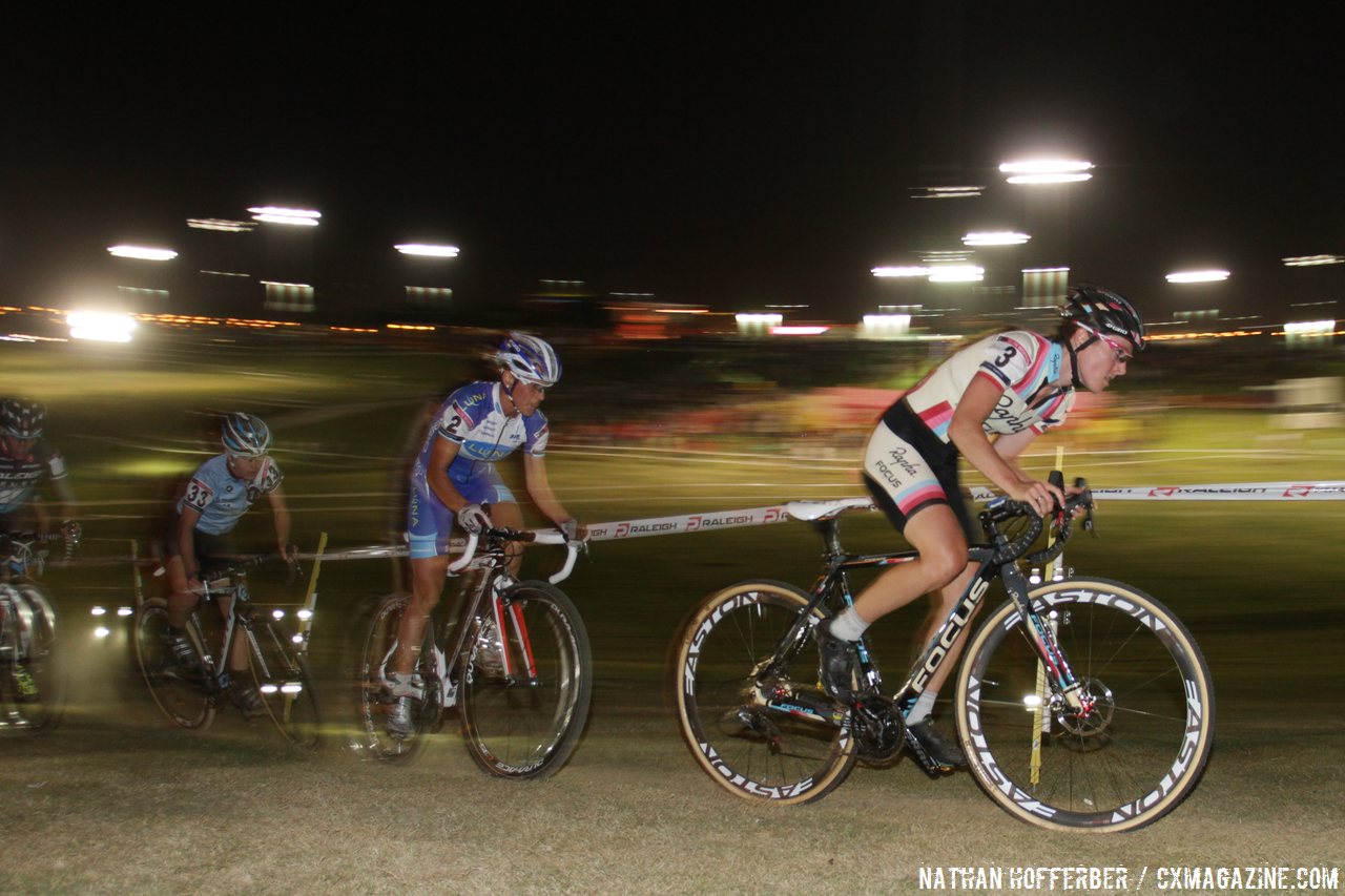 Gabby Durrin leads at Cross Vegas 2013. © Nathan Hofferber / Cyclocross Magazine