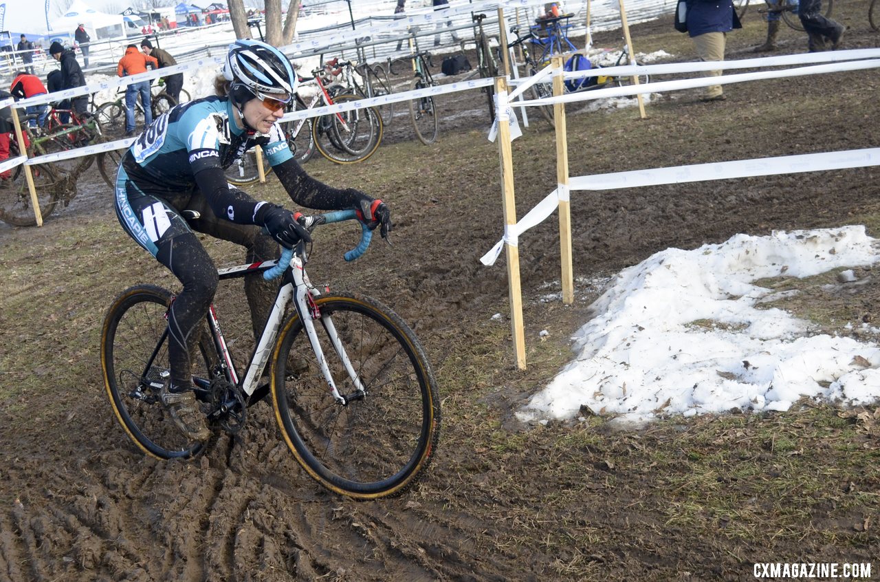 Kimbery Flynn of UNC gave chase to Antonneau.  © Cyclocross Magazine