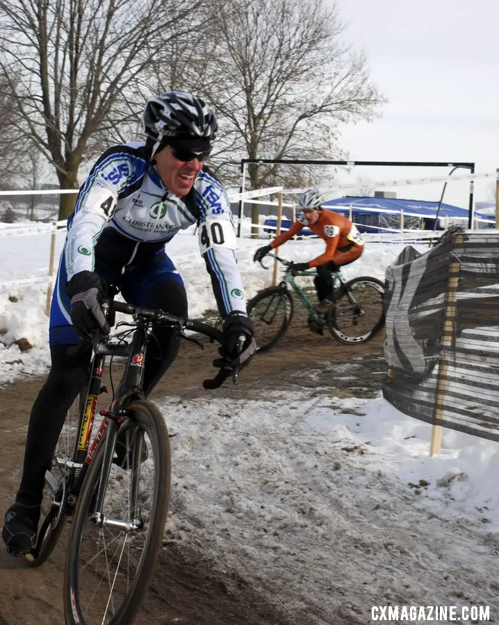 Leone Pizzini from PA came on strong to catch Rollins at the line. ©Cyclocross Magazine