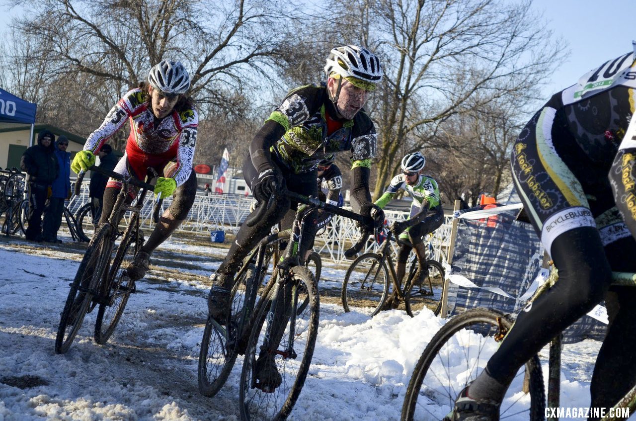 The main field spread out quickly. © Cyclocross Magazine