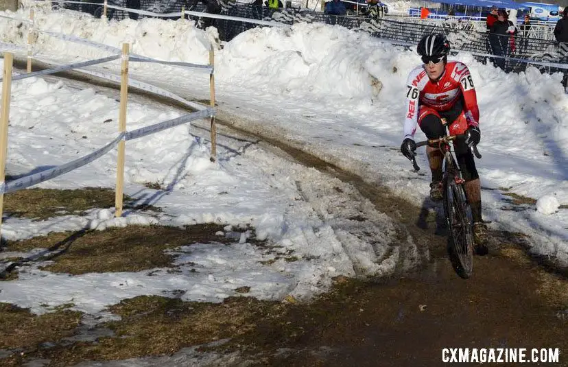 Kari Studley off to an early, big lead. Singlespeed Women. © Cyclocross Magazine