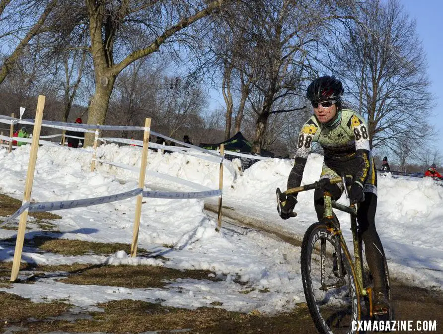 Ellen Sherrill of South Lake Tahoe started the Bicycle Bluebook / HRS / Rock Lobster strong showing in the singlespeed races. © Cyclocross Magazine