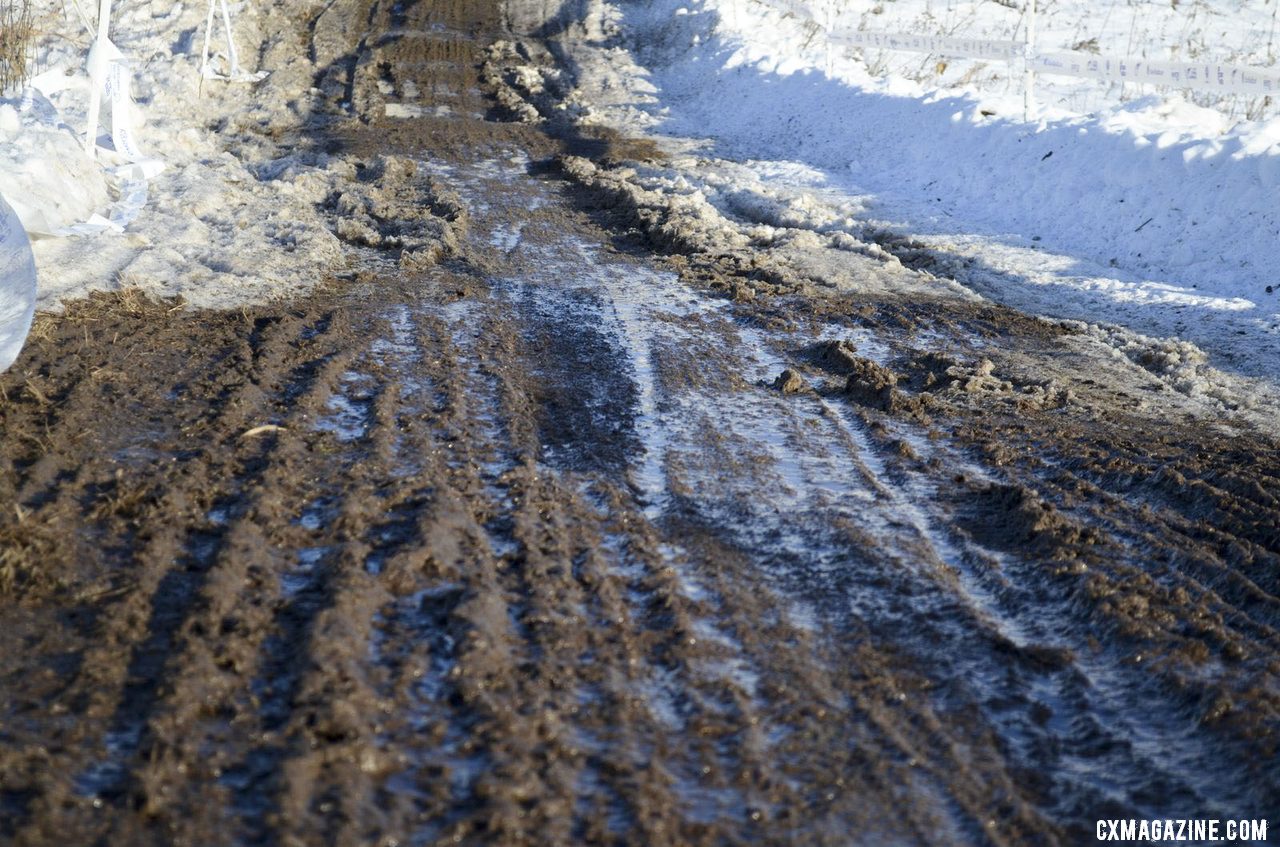 Afternoon course conditions. Singlespeed Women. © Cyclocross Magazine