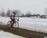 Defending champ Linda Sone chased hard. © Cyclocross Magazine