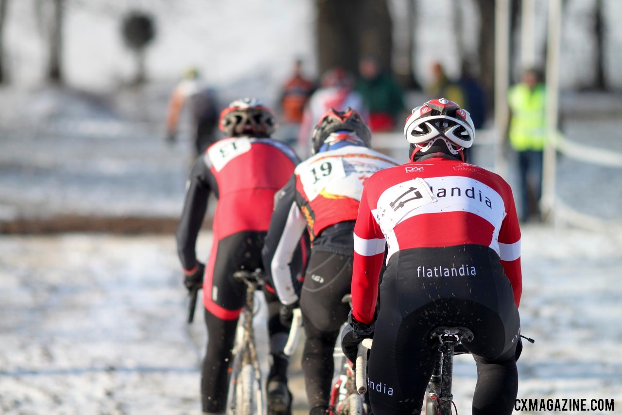 The Masters 30-34 race was one of the few with some group racing. © Cyclocross Magazine