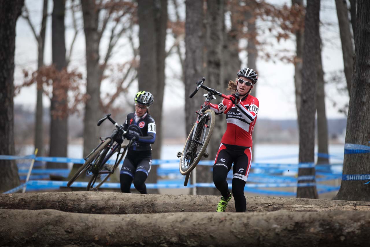 White and Kemmerer run through the log sections, gaining more and more time on the chase. © Meg McMahon