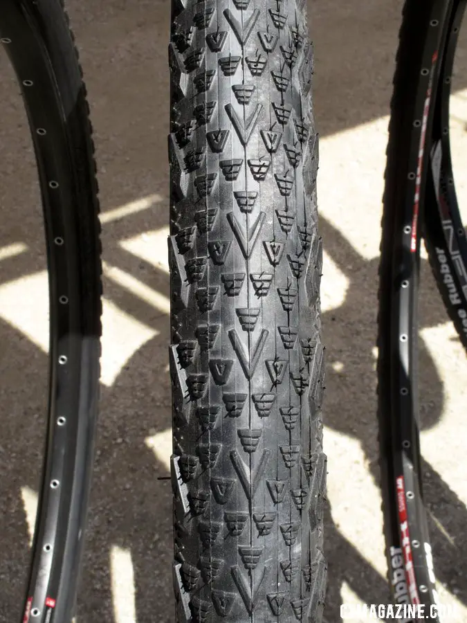 This is the Vee Flying V 700x35 tire. ©Cyclocross Magazine