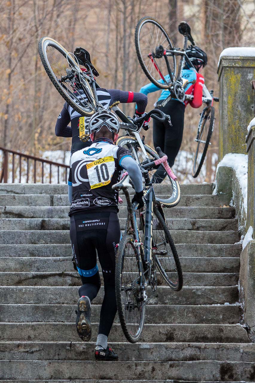 The Elite Men tackle the steps. © Kent Baumgardt