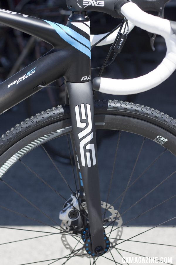The ENVE Composites stem and carbon cyclocross disc fork with tapered steerer handle navigation duties. ©Cyclocross Magazine