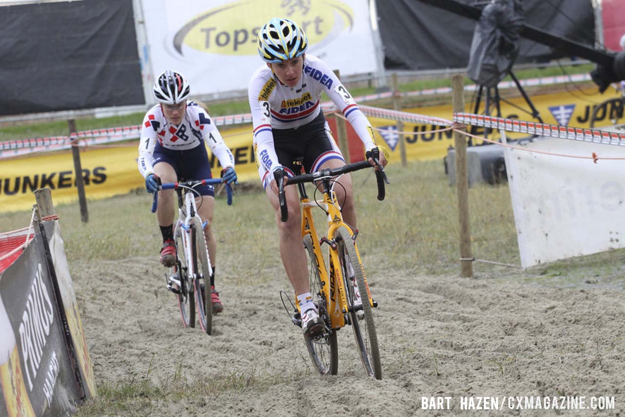 Nikki Harris (Young Telenet-Fidea) ahead of Katie Compton (Trek cyclocross Collective) early in the race. © Bart Hazen