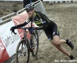 Christine Vardaros (Team Stevens) running the sand. © Bart Hazen