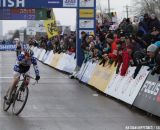 Owen trying to reach the podium with one lap to go © Nathan Hofferber