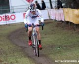 Katie Compton continuing to press forward. © Bart Hazen / Cyclocross Magazine